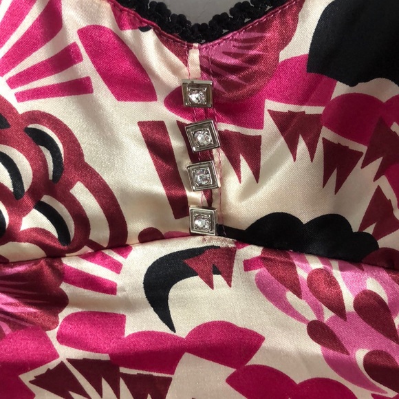 Printed pink satin dress - Picture 4 of 6